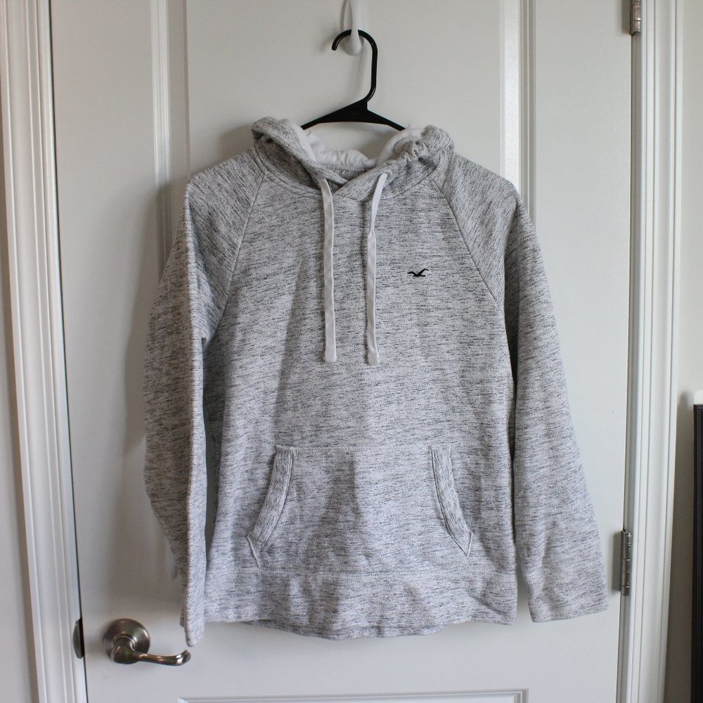 NWOT HOLLISTER LIGHT HEATHER GREY/WHITE HOODIE